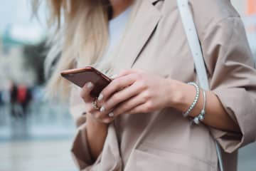 https://mobilni-telefony.heureka.cz/f:1666:101069/