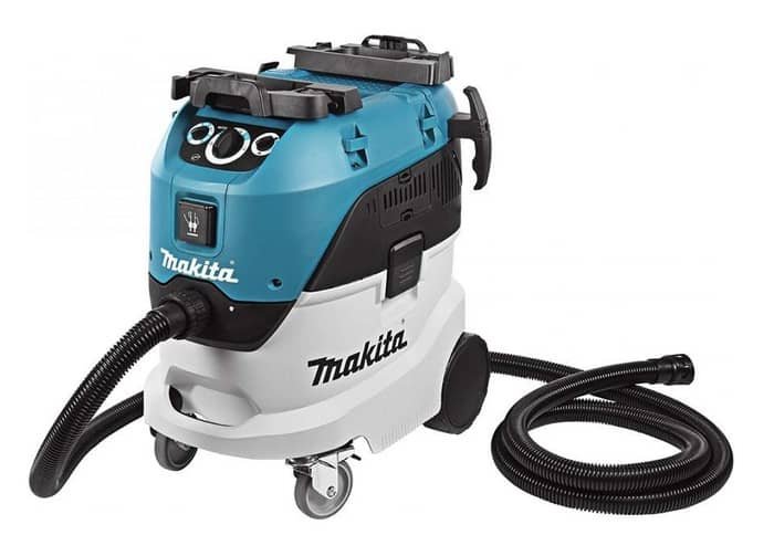 Makita VC4210M recenze