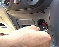 Meva XC-42G napájení z autozásuvky