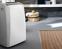 Mobilní klimatizace DeLonghi PAC CN93 Eco recenze
