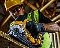 Přímočará pila DeWALT DCS334N recenze