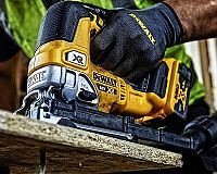 Přímočará pila DeWALT DCS334N