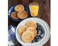 Pánev na lívance Nordic Ware Smajlík